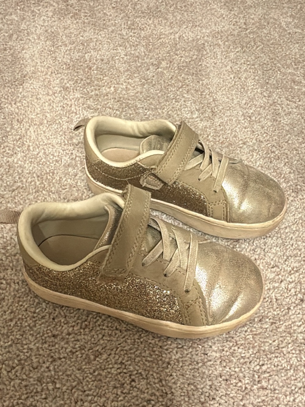 Carter's Girls Gold Glitter Low-Top Sneakers